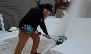 Makita SN400MP: Review of the Motorized Snow Shovel Going Viral on Social Media