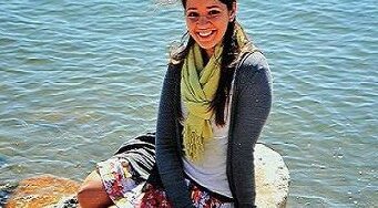 The story of the teacher who protected her students to the very end at the cost of her life
