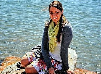 The story of the teacher who protected her students to the very end at the cost of her life