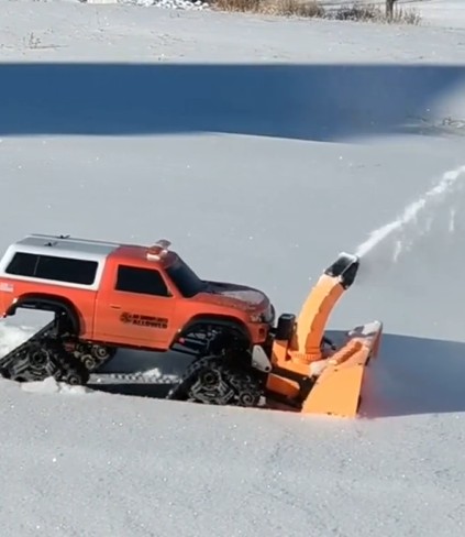 This Tiny Toy Truck Is Clearing Snow And the Internet Can't Look Away
