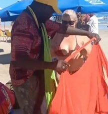 When a Beach Vendor Turns a Sarong Into an Art of Style